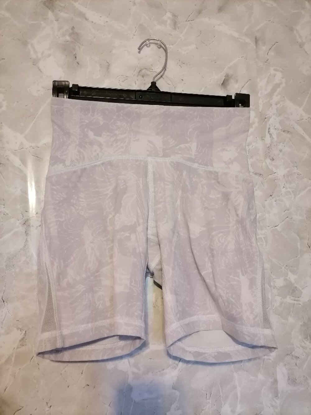 Lululemon Train Times Shorts Women's Sz 4 in Eternal Wave White Gray LW7AMWS